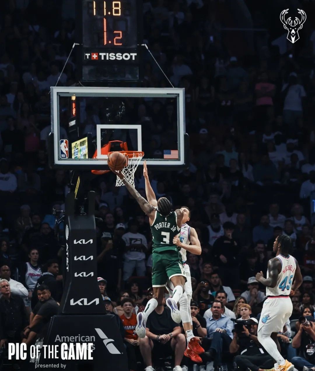 雄鹿B队强势意大利男篮，浓眉制霸全场