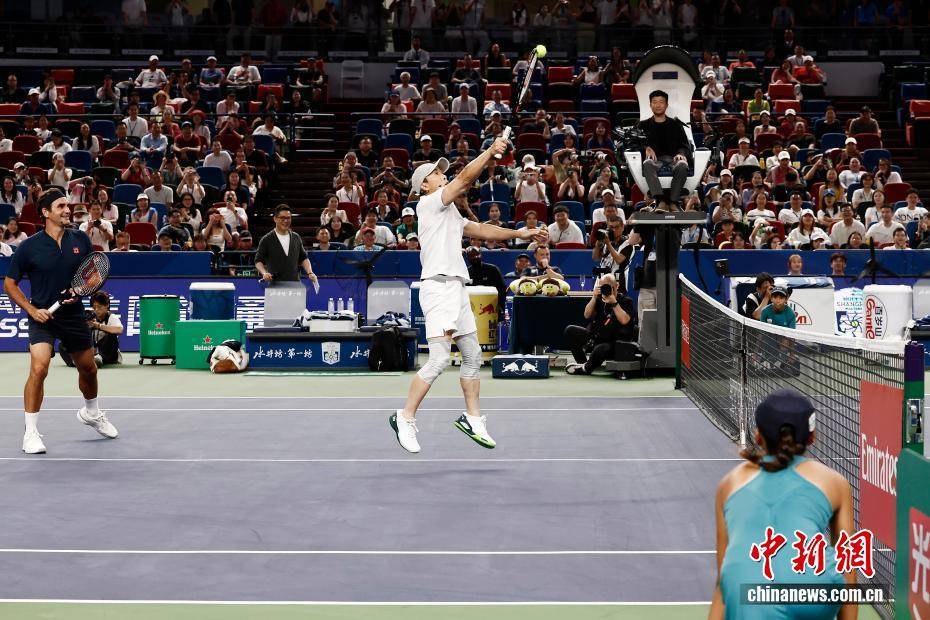 西班牙网球队绝杀英国网球队，费德勒送出助攻