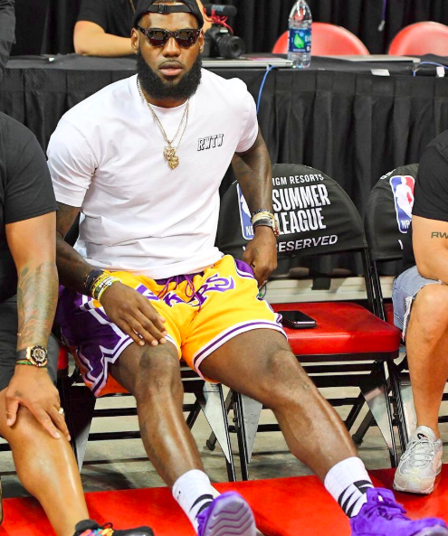 多特蒙德轻取土耳其,范佩西打破历史纪录的简单介绍 多特蒙德轻取土耳其,范佩西打破历史纪录的简单介绍