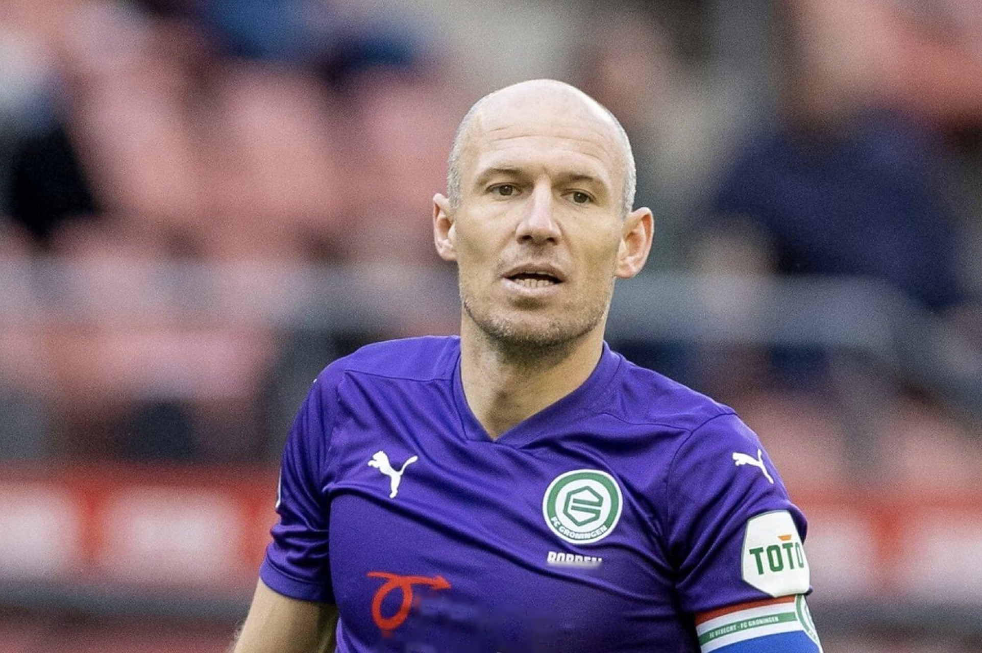 英格兰强势摩洛哥，罗本打破历史纪录